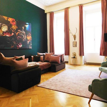 Wonder Deer Lux Apartment At The Parliament Self Check-In Budapest Exterior foto