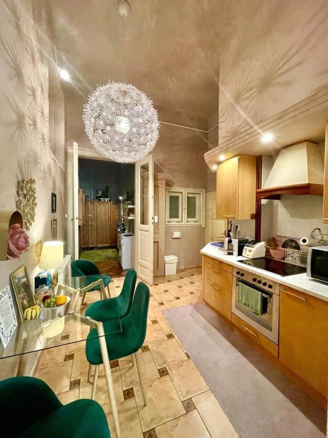 Wonder Deer Lux Apartment At The Parliament Self Check-In Budapest Exterior foto