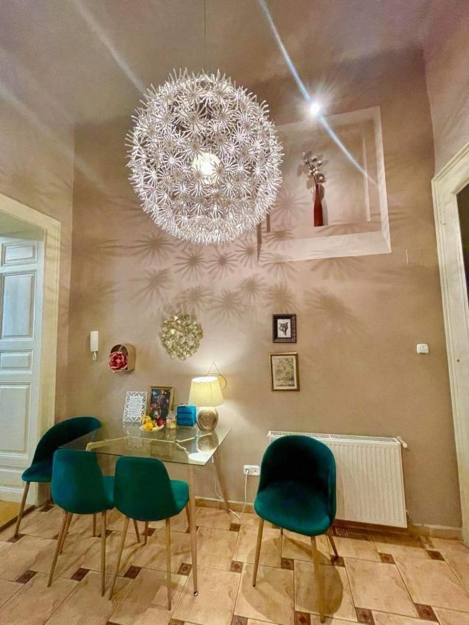 Wonder Deer Lux Apartment At The Parliament Self Check-In Budapest Exterior foto