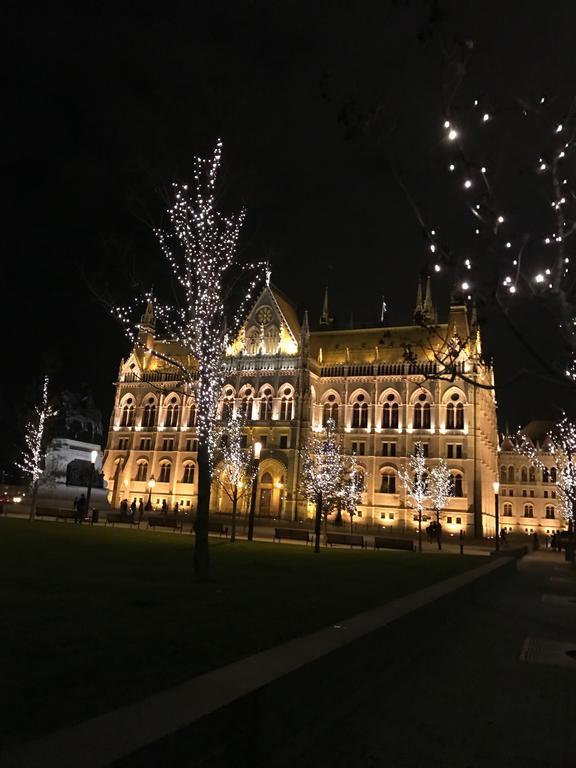 Wonder Deer Lux Apartment At The Parliament Self Check-In Budapest Exterior foto