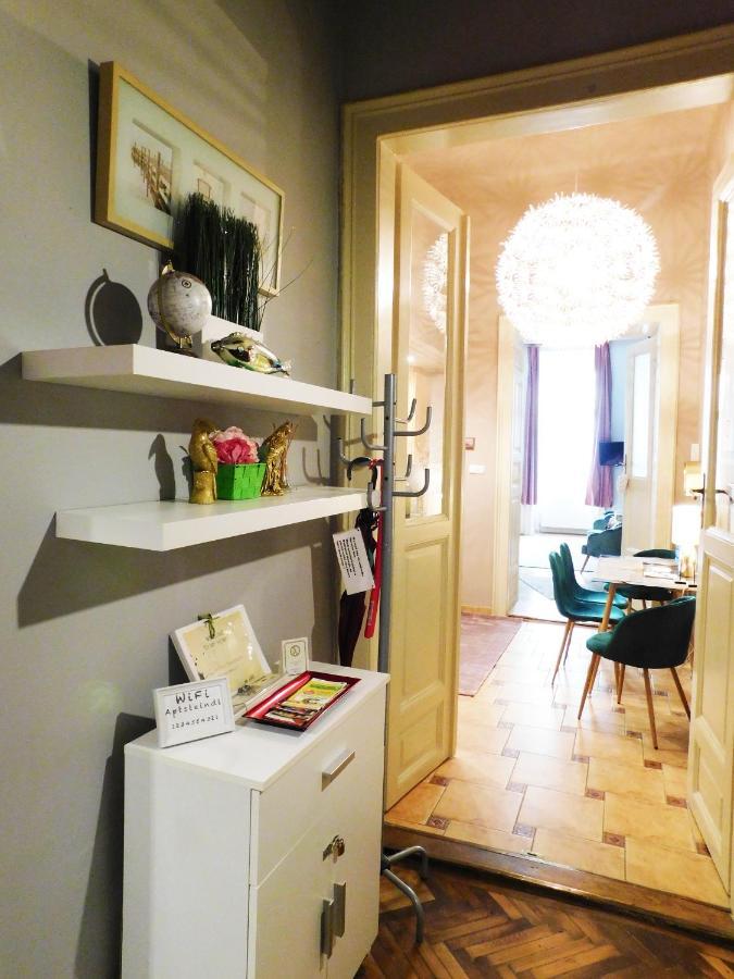 Wonder Deer Lux Apartment At The Parliament Self Check-In Budapest Exterior foto